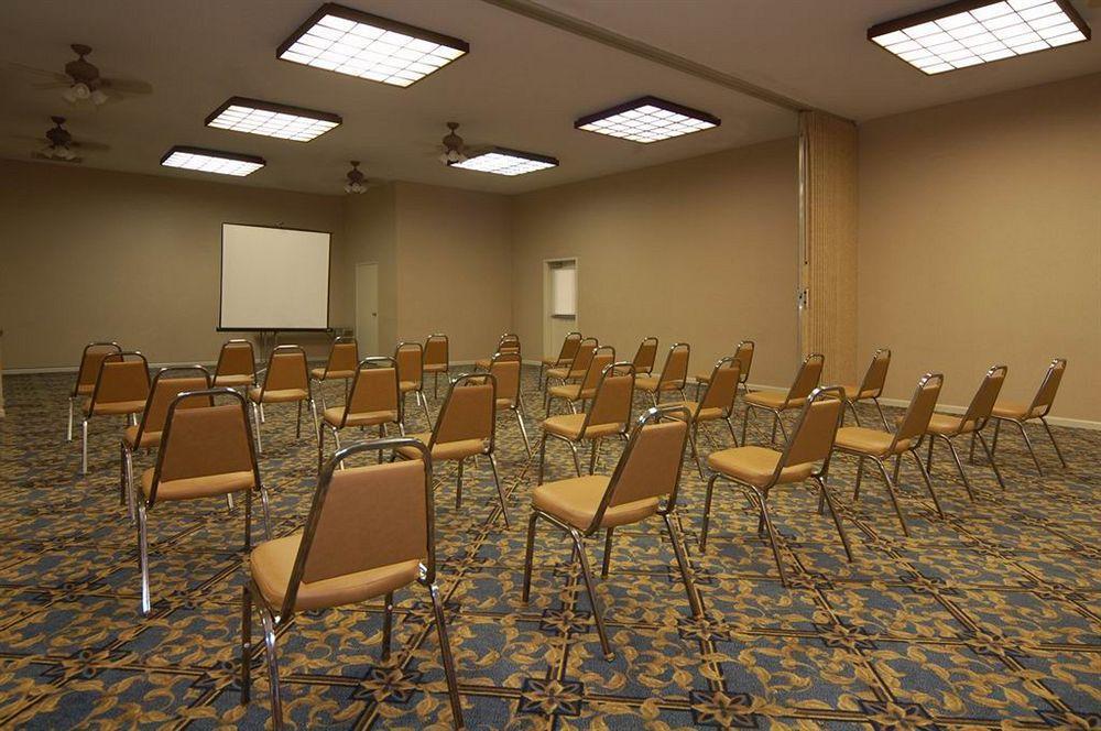 מנטקה Best Western Plus Executive Inn & Suites מראה חיצוני תמונה