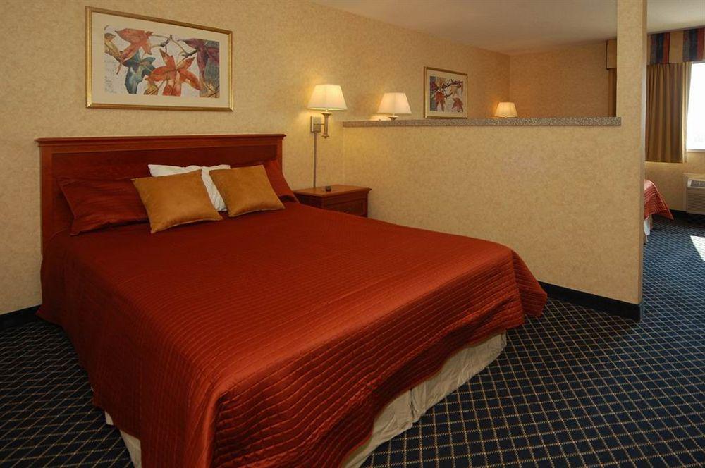מנטקה Best Western Plus Executive Inn & Suites חדר תמונה