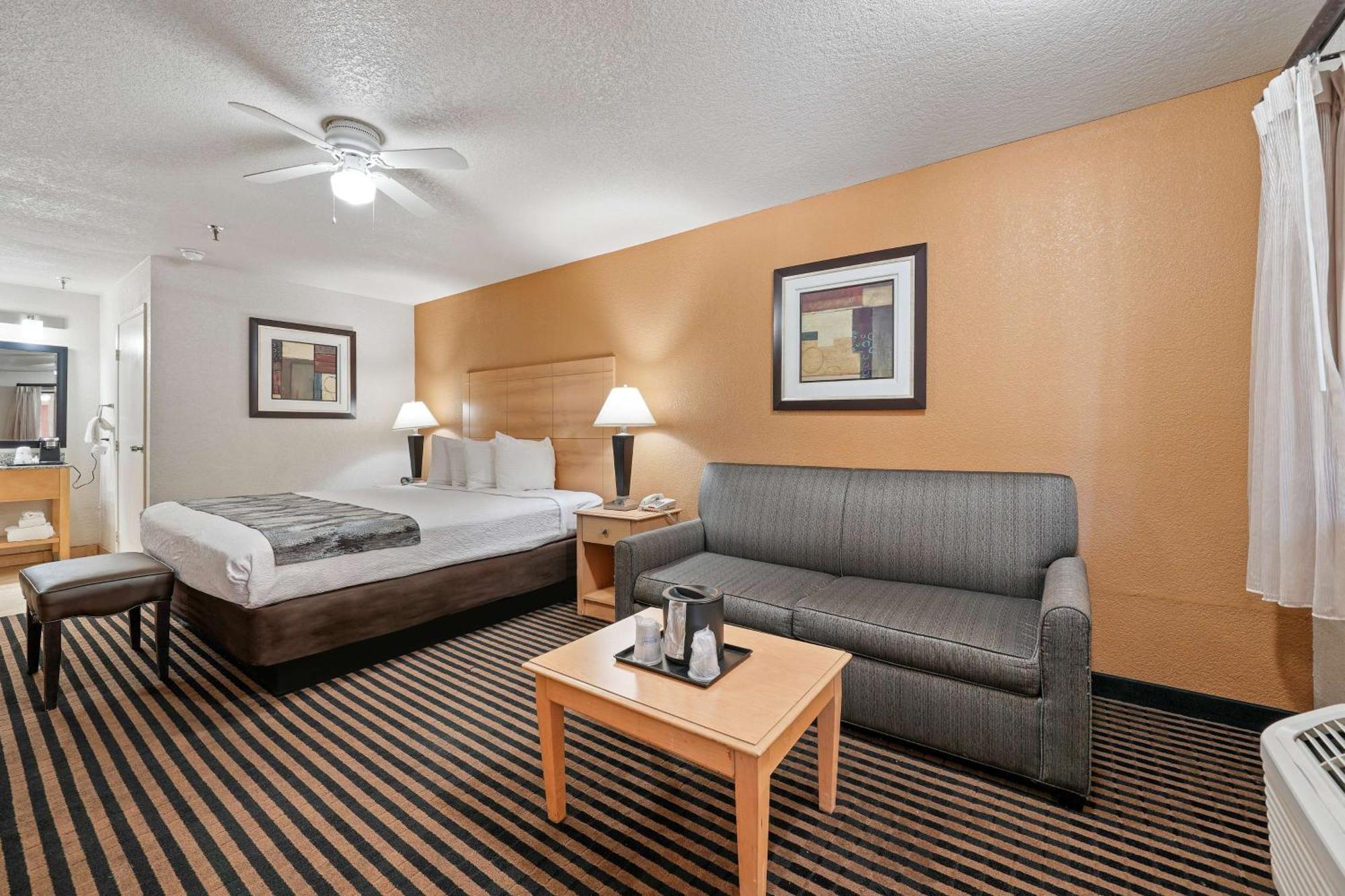מנטקה Best Western Plus Executive Inn & Suites מראה חיצוני תמונה