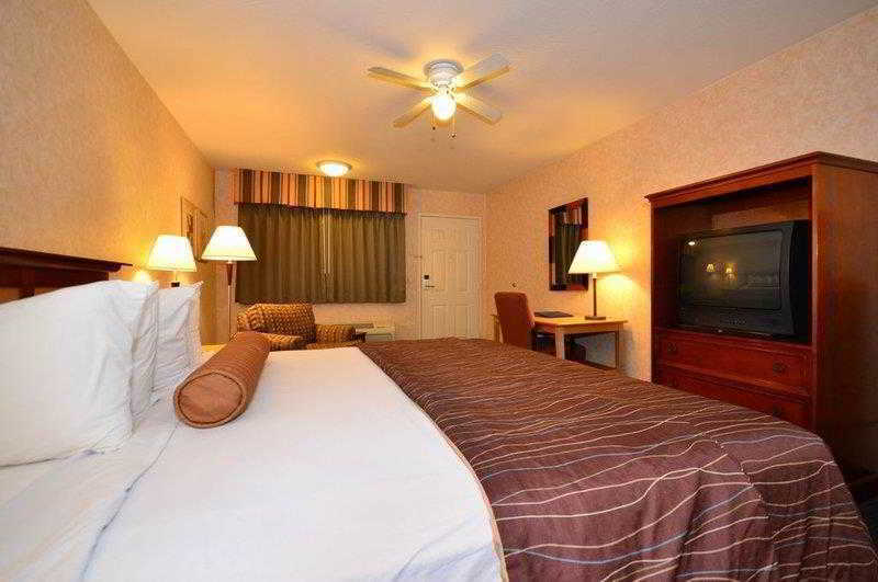 מנטקה Best Western Plus Executive Inn & Suites מראה חיצוני תמונה