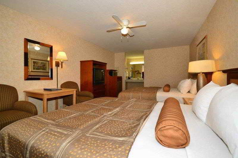 מנטקה Best Western Plus Executive Inn & Suites מראה חיצוני תמונה